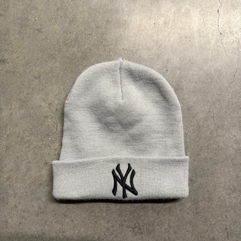 Vintage New York Yankees Beanie Gray Drew Pearson MLB Knit Cuffed Hat NY Logo